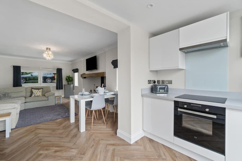 White Cottage Stunning Contemporary 2 Bedroom 2 Ensuite Annex With Hot Tub Plymouth Eksteriør bilde